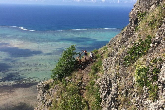 Hiking Le Morne Brabant - The guide’s role and group atmosphere