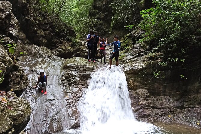 Hiking Tabernacle Thundering Waterfall in Dominican Republic - What the guides add to the day