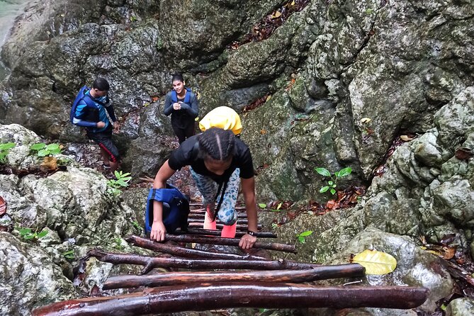 Hiking Tabernacle Thundering Waterfall in Dominican Republic - What to wear and carry
