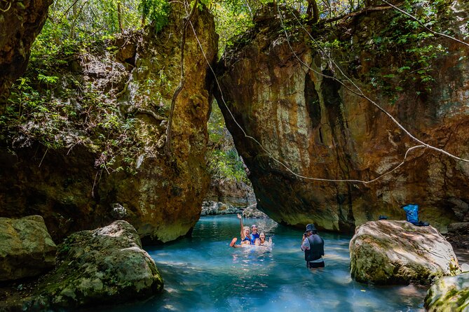 Hiking Tour of La Leona Waterfall with Lunch - Reaching La Leona from Tamarindo