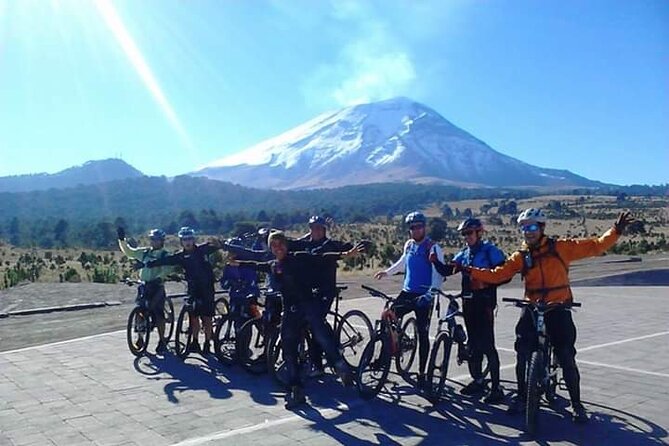 Iztaccihuatl Volcano Hike with an Alpinist - A high mountain day from Mexico City