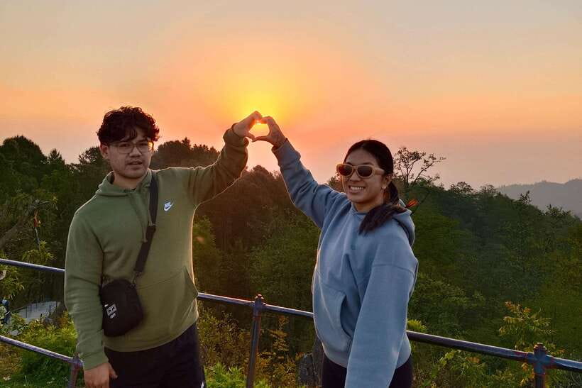 Kathmandu: Nagarkot Sunrise & Hike with Lunch -Private/Group - The downhill hike from Nagarkot