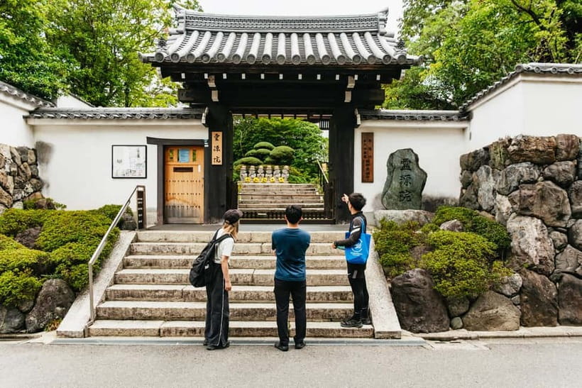 Kyoto: 3-Hour Fushimi Inari Shrine Hidden Hiking Tour - Reaching the famous torii gates from above