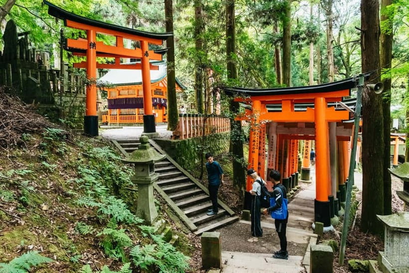 Kyoto: 3-Hour Fushimi Inari Shrine Hidden Hiking Tour - Fitness, clothing, and weather