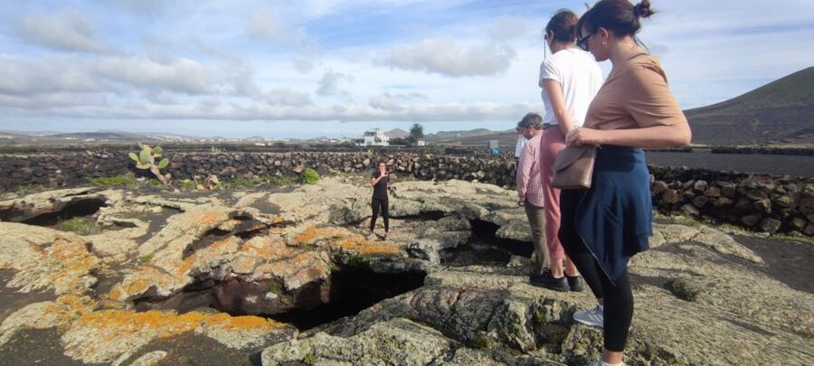 Lanzarote: Timanfaya Natural Park Trekking Tour - Walking into Timanfaya’s volcanic country