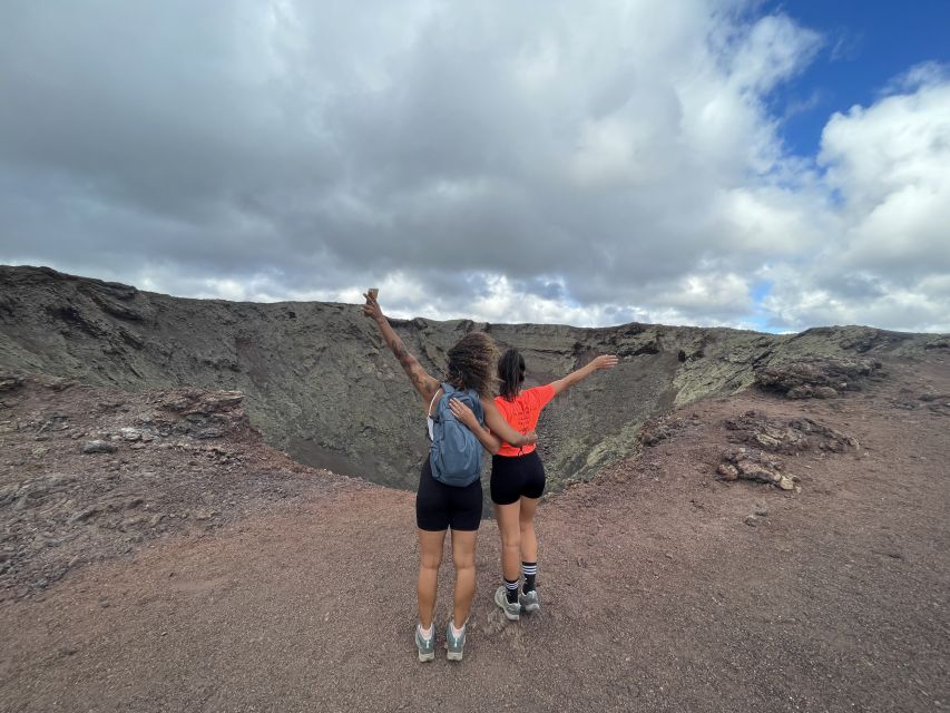 Lanzarote: Timanfaya Natural Park Trekking Tour - Canarian snacks, white wine, and homemade mojo