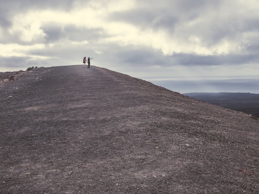 Lanzarote: Timanfaya Natural Park Trekking Tour - What the three-hour route feels like