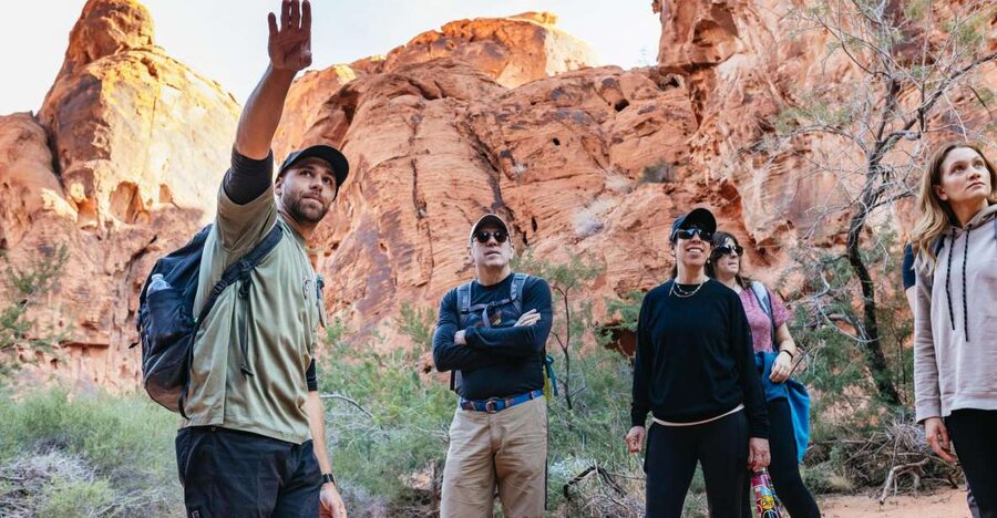 Las Vegas: Valley of Fire Guided Hike with Drinks and Snacks - Why Valley of Fire makes a better side trip than another casino day