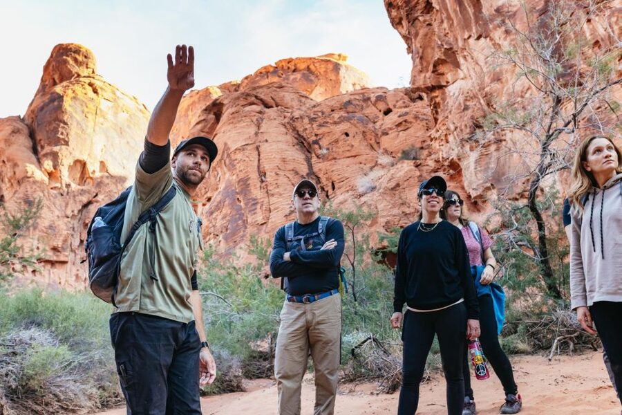 Las Vegas: Valley of Fire Guided Hike with Drinks and Snacks - Choosing between easy, moderate, and difficult hiking