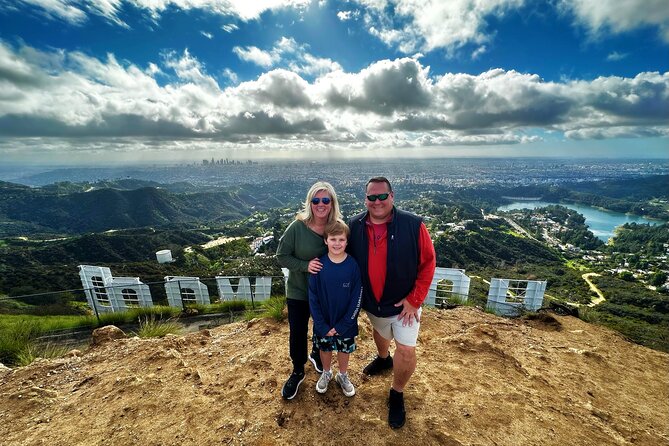 Los Angeles: The Original 2.5-Hour Hollywood Sign Hike - Walking past Lake Hollywood Park
