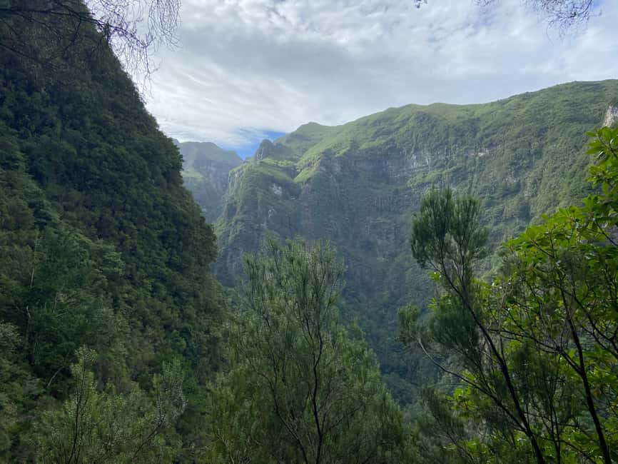 Madeira: PR 9 - Levada do Caldeirão Verde Hike Transfer - The return walk and a waiting van