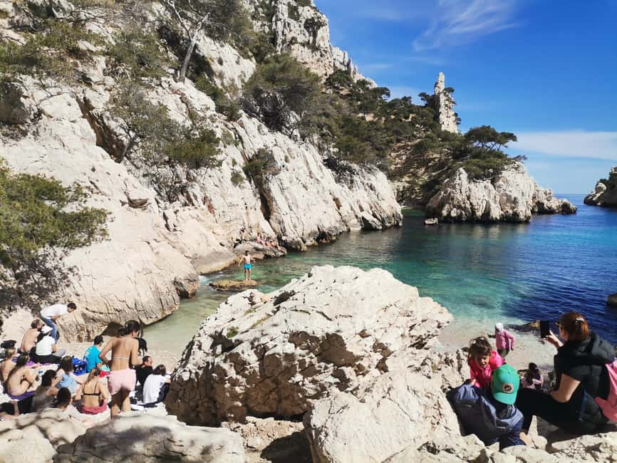 Marseille: Calanques National Park Guided Hike with Picnic - What the guides add to the experience