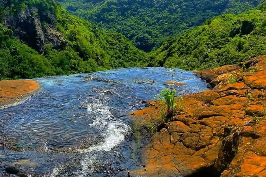 Mauritius: 7 Waterfalls Hike with Lunch and Hotel Transfers - Seven cascades, changing views, and rough footing