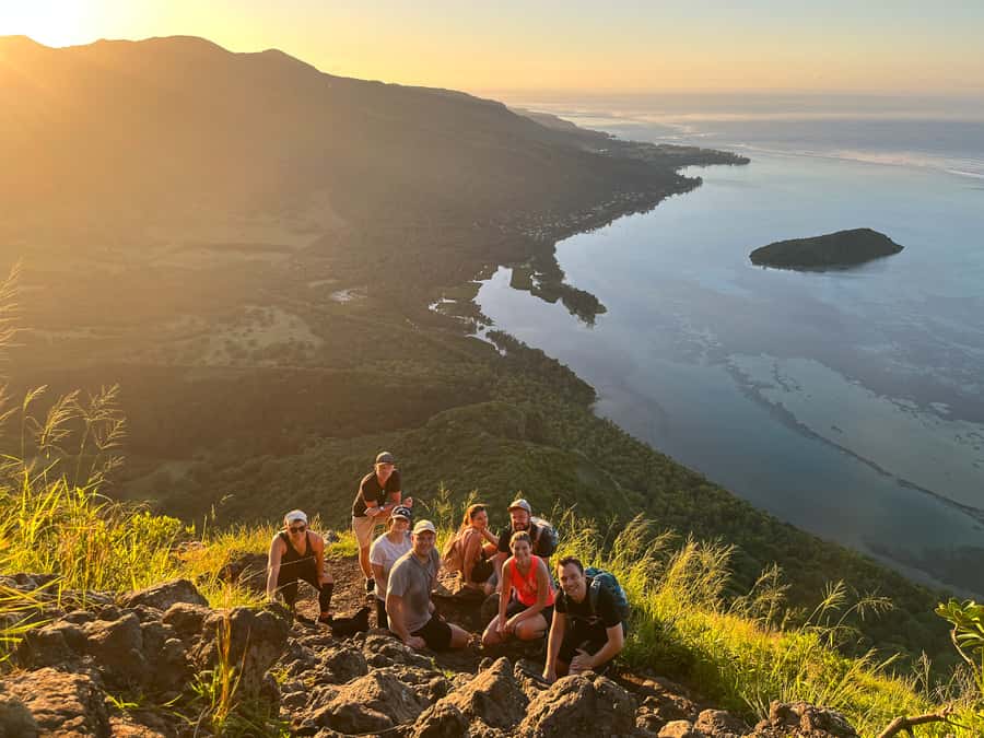 Mauritius: Le Morne Mountain Guided Sunrise Hike and Climb - Guide quality and group size