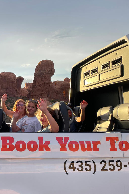 Moab: Arches National Park Sightseeing Tour - The panoramic van makes the journey part of the tour
