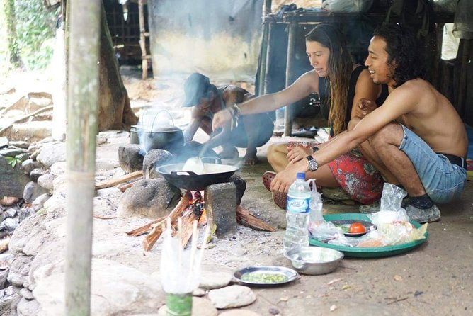Monkey Business 3 days - 2 nights Jungle trekking (including rafting) - Day one: from Bukit Lawang into Gunung Leuser