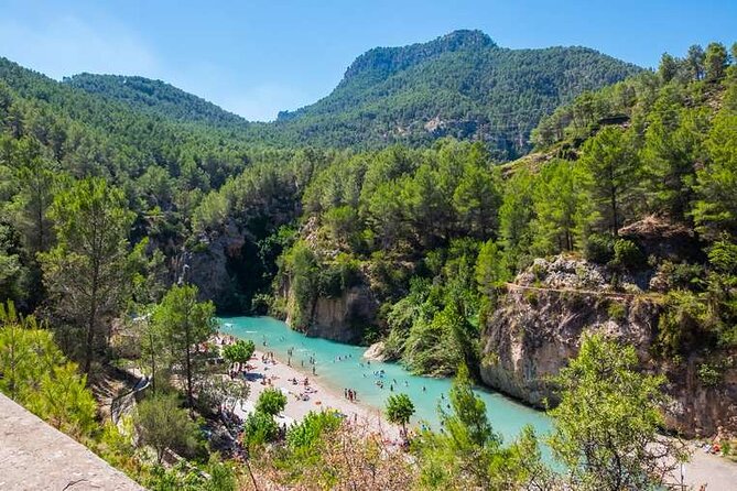 Montanejos Hiking Tour & Thermal Pools from Valencia - How crowded and organized is the experience?