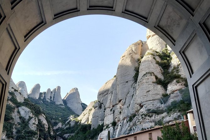 Montserrat Hiking Experience & Monastery Premium Small Group Tour - Meeting the guide on Passeig de Gracia