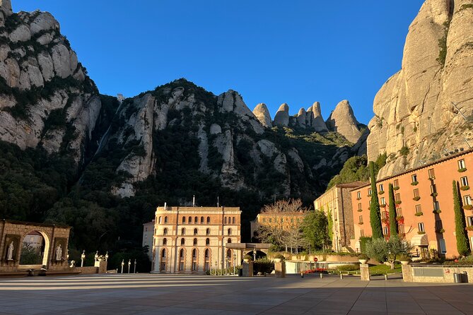 Montserrat very early : Hiking, Abbey, very small group - The hike: stairs, steep paths, and big views