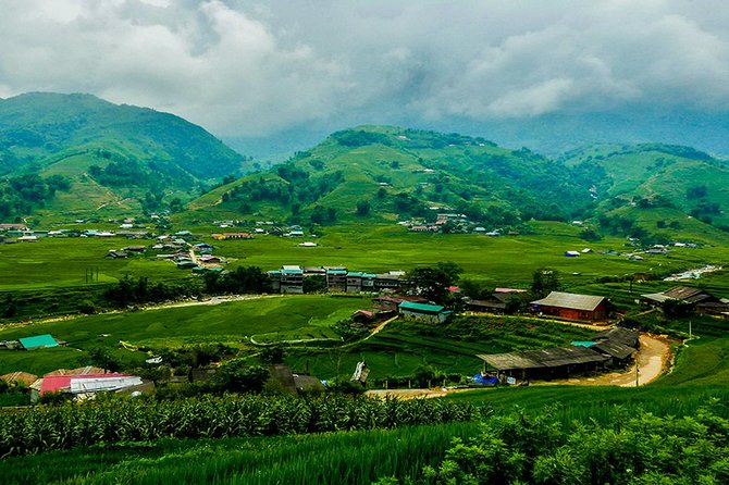 Mountain views & Rice Terraced Fields Hiking – 2D 1N - Hau Thao and Black Hmong daily life