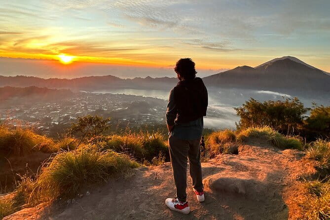 Munduk: Twin Lake Jungle Hike, Ulun Danu Temple, & Waterfall - The temples: quiet places with real meaning