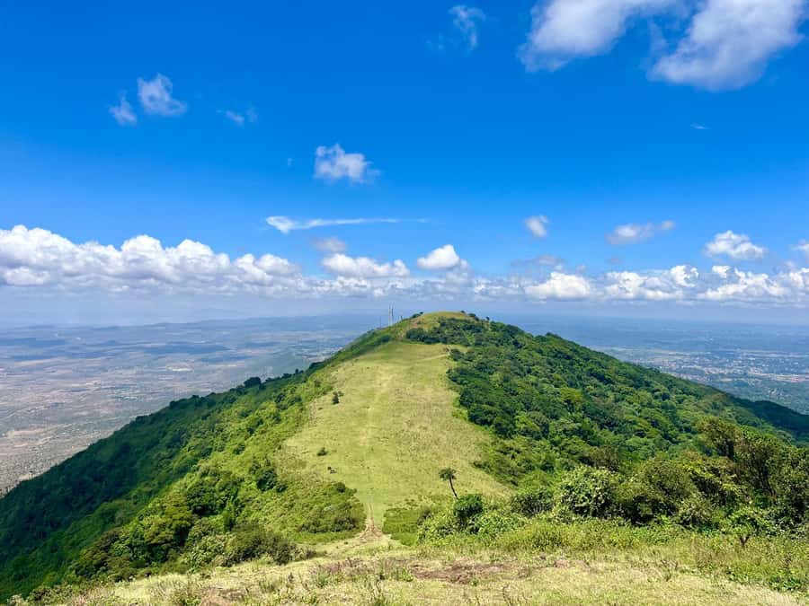 NAIROBI:Ngong Hills Day Hike,Group Tour - The summit and the 360-degree view