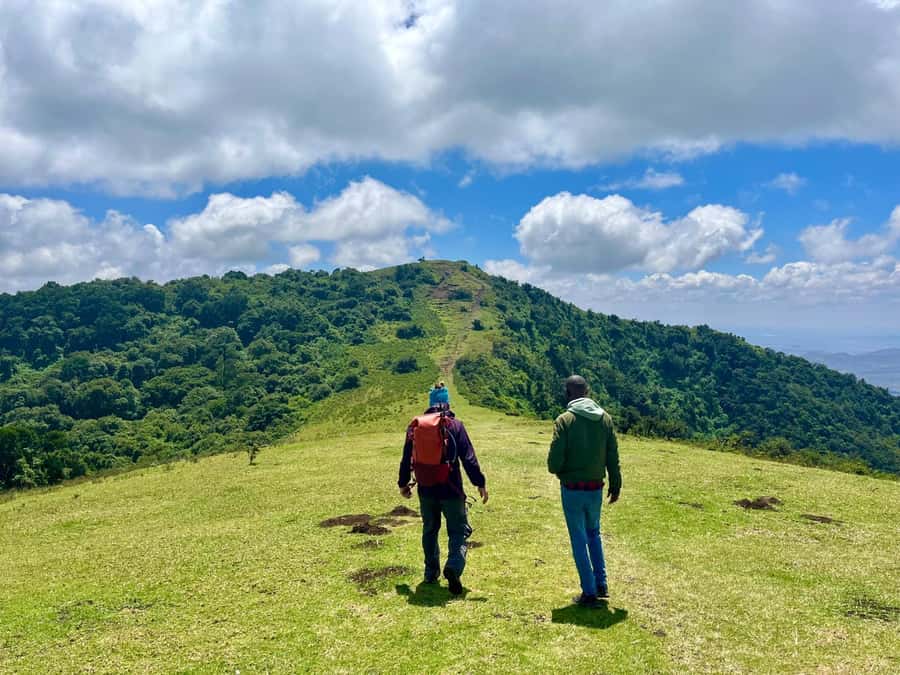 NAIROBI:Ngong Hills Day Hike,Group Tour - Pickup from Nairobi and the road to the hills