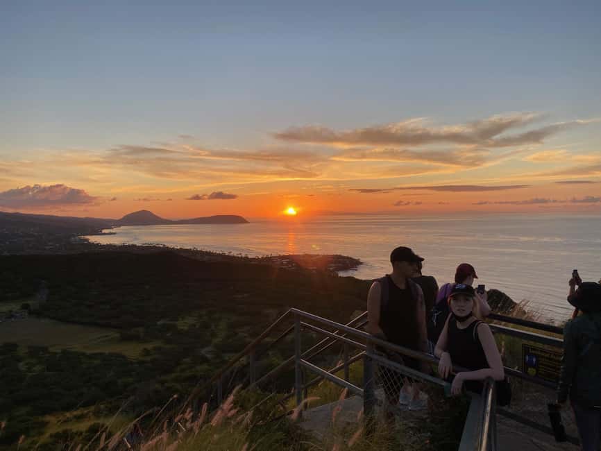 Oahu: Diamond Head Hike with Roundtrip Transportation - Final call: book it for convenience and sunrise