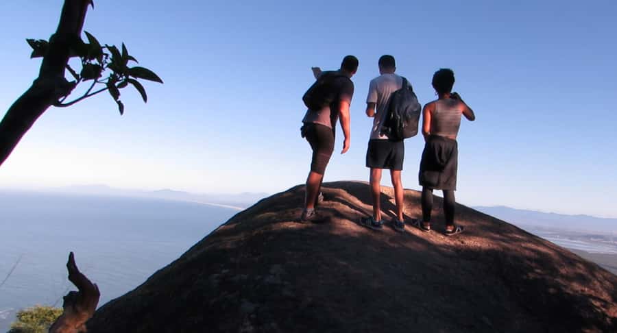 Pedra do Telégrafo Hike and Beach Full-Day Tour - Pedra da Bigorna and the climb’s smaller rewards