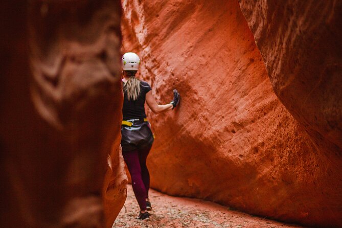 Peekaboo Slot Canyon UTV and Hiking Adventure - A fast route to Peekaboo’s red-rock walls