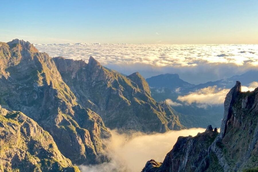 Pico Do Arieiro Pico Ruivo Sunrise or Morning Hike Transfers - Watching sunrise at Pico do Arieiro
