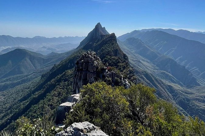 Private Hiking to La M in Chipinque Ecological Park - The chorreadero and the hands-on sections