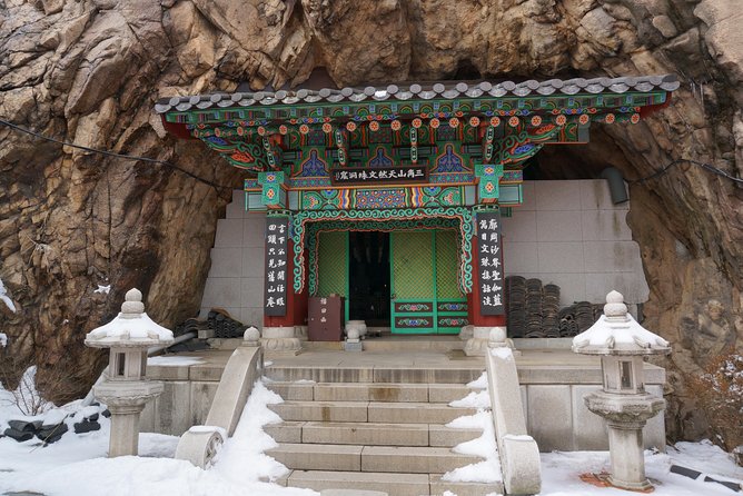 Private Hiking tour to Bukhansan Peak(Baegundae: 836.5m) with Mountain Expert - Guides who shape the experience