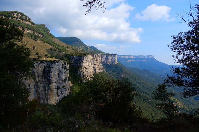 Private Pre-Pyrenees Medieval Village Hike from Barcelona - What the private format adds
