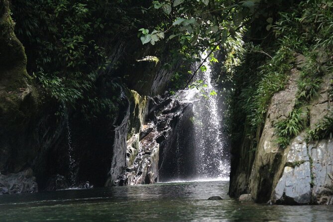 Private tour: hiking to the crystalline MELCOCHO river from MEDELLÍN - The 4x4 Trail at La Pinuela