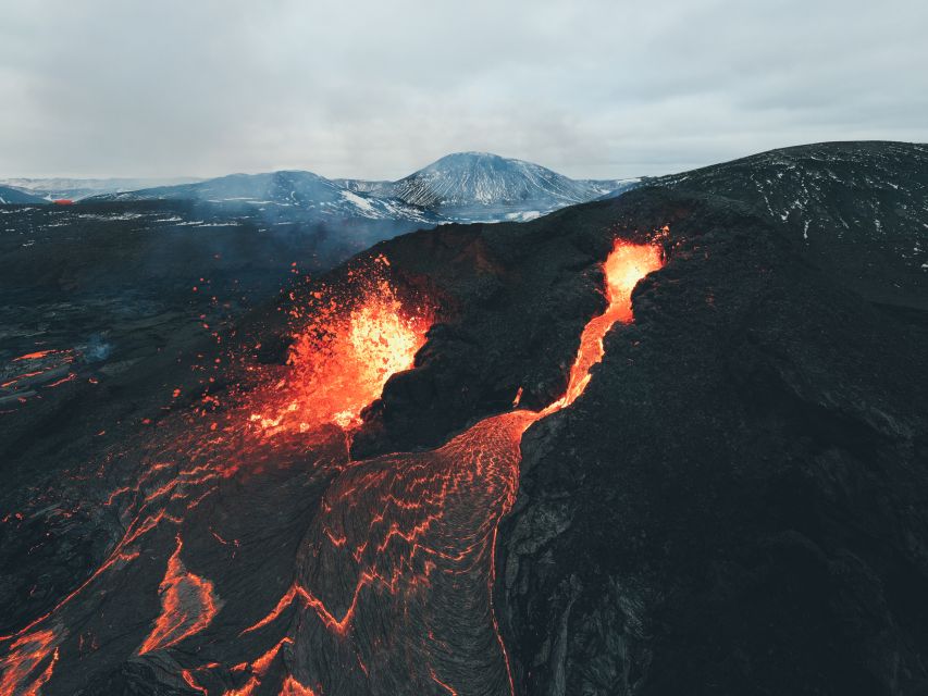 Reykjavík: Volcano Eruption Site and Reykjanes Hiking Tour - A volcano hike with no tidy ending