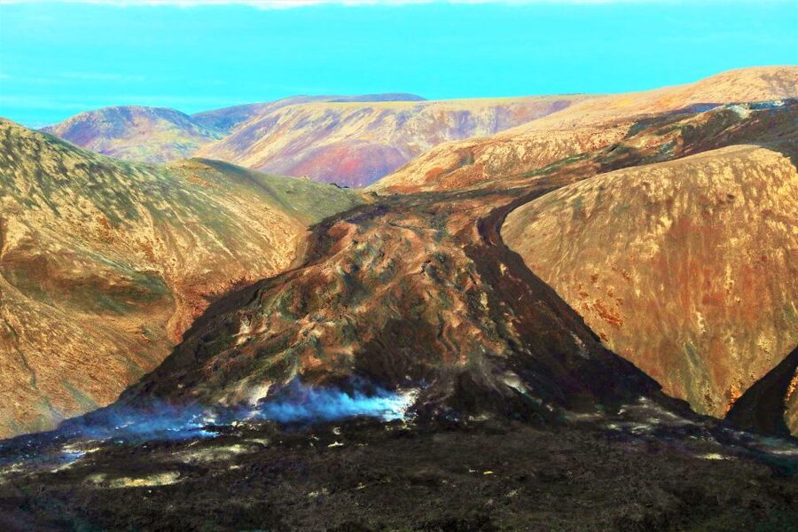 Reykjavík: Volcano Eruption Site and Reykjanes Hiking Tour - Crossing the Bridge Between Continents