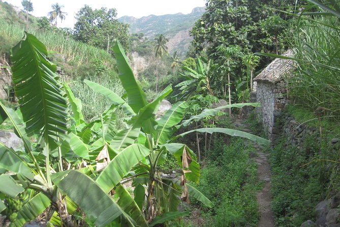 Santo Antão: Day Trip by Car or Trek - Delgadinho ridge and the descent to Ribeira Grande