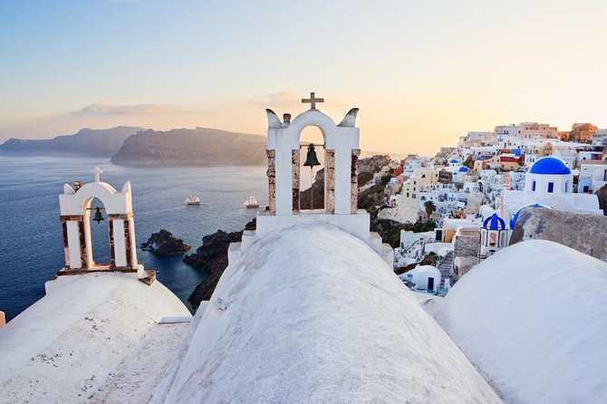 Santorini: 4hr Small Group Caldera Hike from Fira to Oia - Why the Fira to Oia route is Santorini’s classic walk