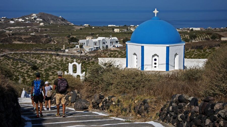 Santorini: Cooking Class and Easy Hike - Arriving at Mesa Pigadia for a swim