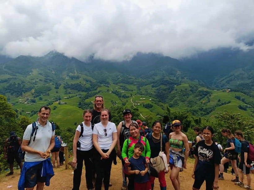 Sapa 1 Day Long Trek: Trek to Hau Thao and Sa Seng Villages - The descent to Hang Da feels more rural