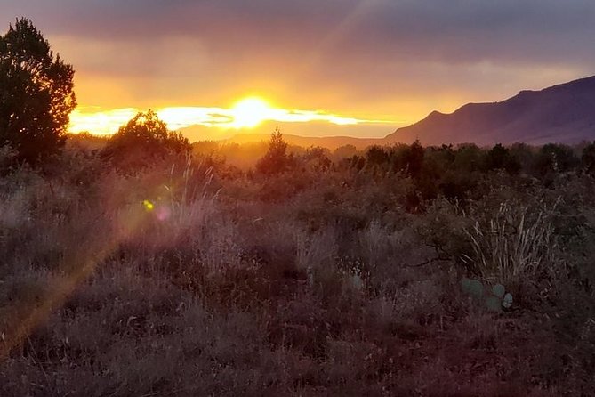 Sedona Archaeology Hiking Tour - A Jeep ride into Sedona’s past