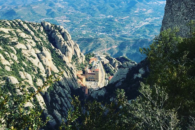 Semi-Private Montserrat Monastery, Funicular & Scenic Nature Walk - Riding the steep Sant Joan Funicular
