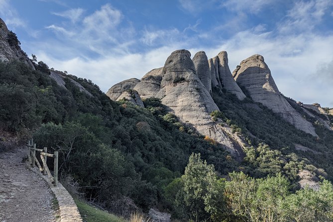 Semi-Private Montserrat Monastery, Funicular & Scenic Nature Walk - Which guide style can you expect?