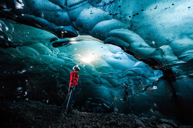 Skaftafell: Blue Ice Cave & Glacier Hike on Vatnajökull - The guide makes the difference