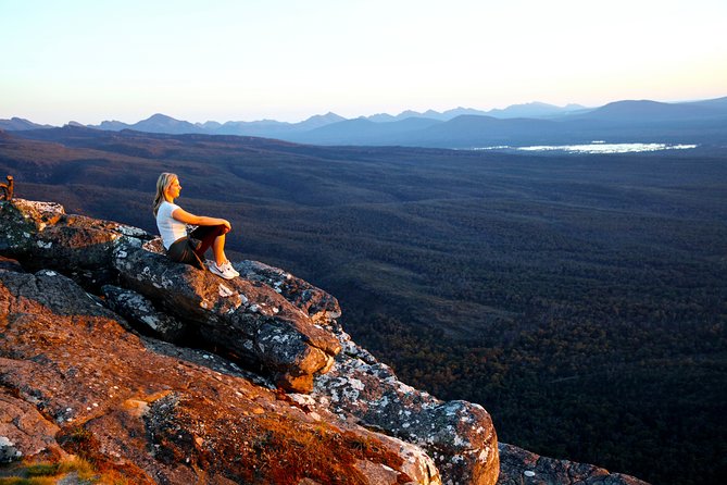 Small-Group Grampians Great Wildlife Escape Day Trip with Hiking - The early start and the long road west