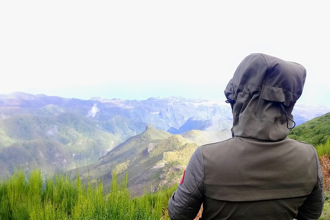 Sunrise Guided Hike PR1 Pico do Areeiro Pico Ruivo small group - Fitness, age, and comfort on the trail