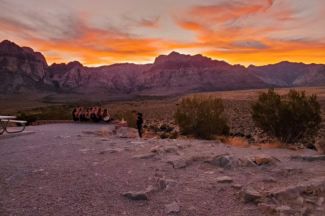 Sunset Hike and Photography Tour near Red Rock with Optional 7 Magic Mountains - Photo help is a real part of the value