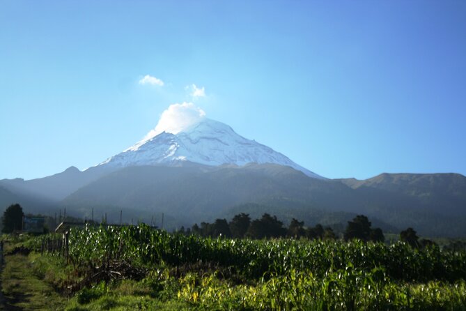 Trekking Through The Volcanoes - The early start from Condesa