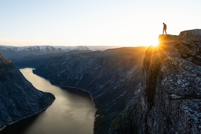 Trolltunga Classic Overnight Hike - Day one: reaching Trolltunga after the crowds thin